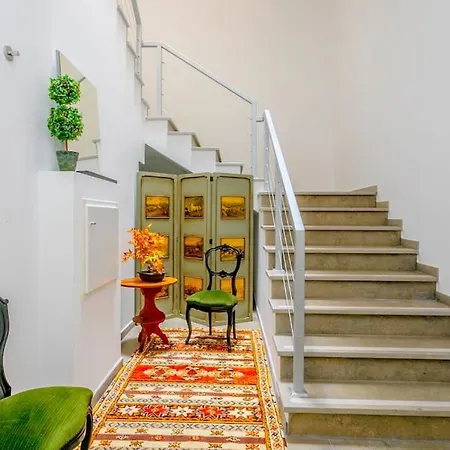 Apartment Brandnew Designer's 2-bed 1011d