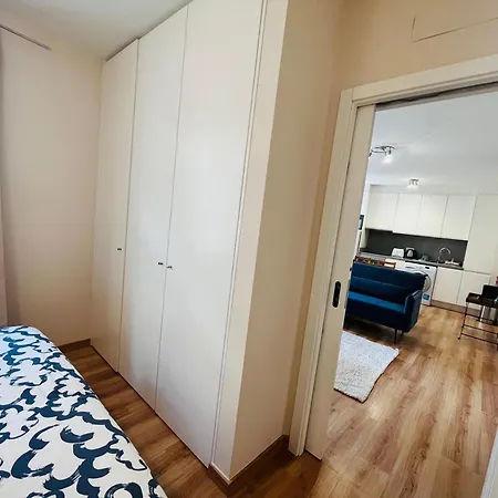 Daire Brandnew Designer's 2-bed 1011d