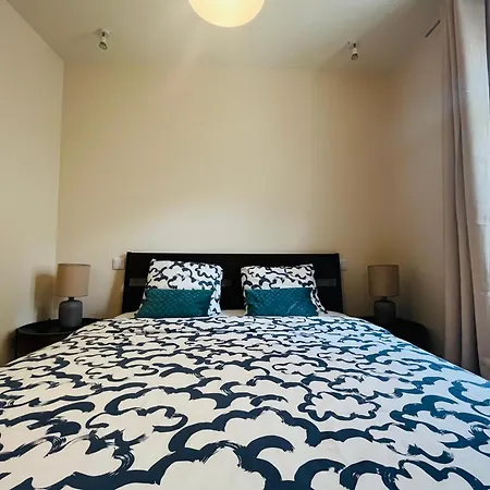 Brandnew Designer's 2-bed 1011d Daire